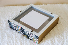 Load image into Gallery viewer, Red on White - Picture Frame decorated with Washi Paper