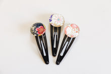 Load image into Gallery viewer, Spring Flowers - set of 3 snap hair clips