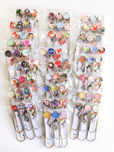 Load image into Gallery viewer, Blossom dots - Jumbo Paper Clip/Bookmark