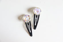 Load image into Gallery viewer, Lavender Flowers - 1 matched pair of snap hair clips