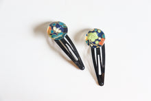 Load image into Gallery viewer, Flower days - 1 matched pair of snap hair clips