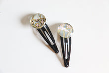 Load image into Gallery viewer, Bamboo Leaves - 1 matched pair of snap hair clips