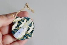 Load and play video in Gallery viewer, Cranes and Plum Blossoms - Mini Wood Washi paperOrnament
