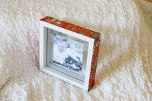 Load image into Gallery viewer, Red on White - Picture Frame decorated with Washi Paper
