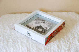 Red on White - Picture Frame decorated with Washi Paper