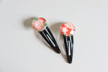 Load image into Gallery viewer, Red n Pink Blossoms - 1 matched pair of snap hair clips
