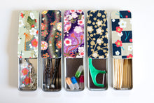 Load image into Gallery viewer, Flower Branches - Washi paper Pill Box
