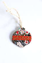 Load image into Gallery viewer, Blossom ornament - Mini Wood Washi paperOrnament
